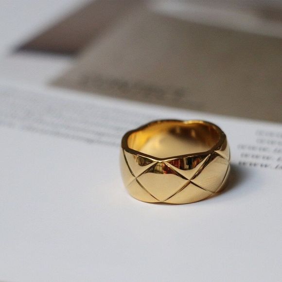 18K Solid Gold Plated Quilted Crush Diamond Cross Cut Ring - Picture 4 of 4